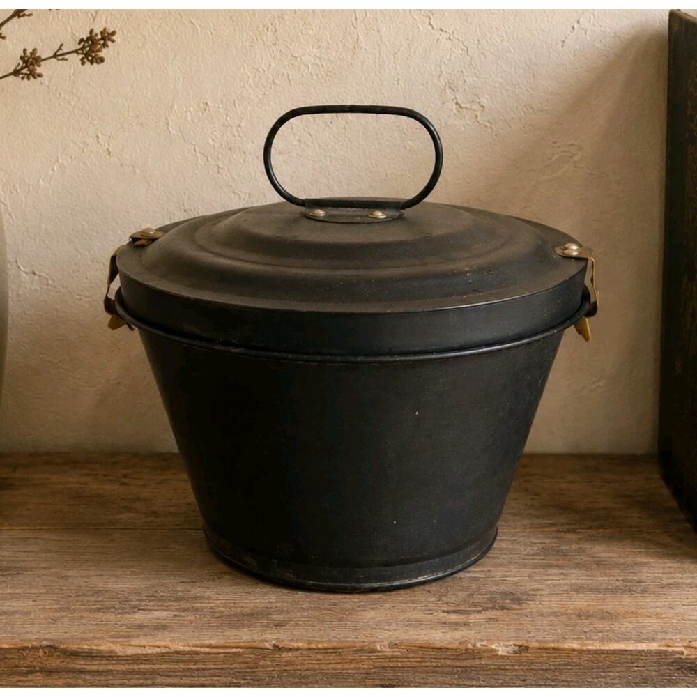 Vintage Primitive Metal Baking Mold with Lid Farmhouse Kitchen Decor